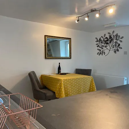 Delightful One Bed District Tatil Evi *